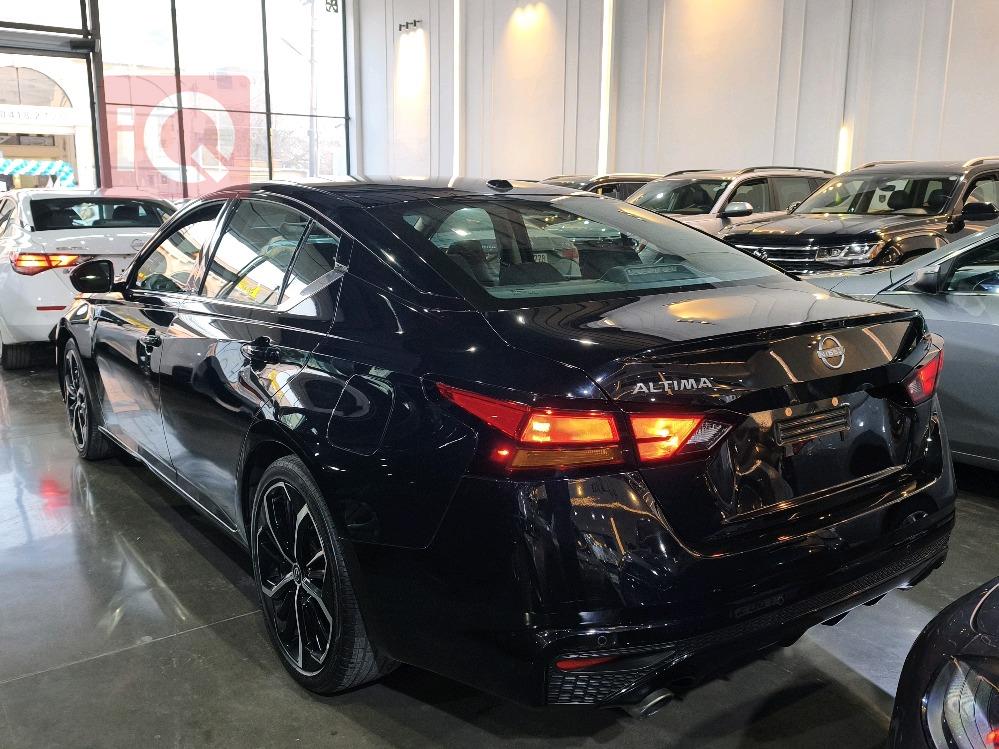 نيسان ألتيما